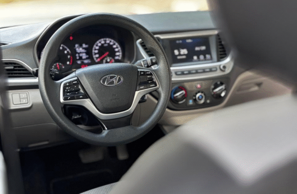Hyundai Accent - Image 6