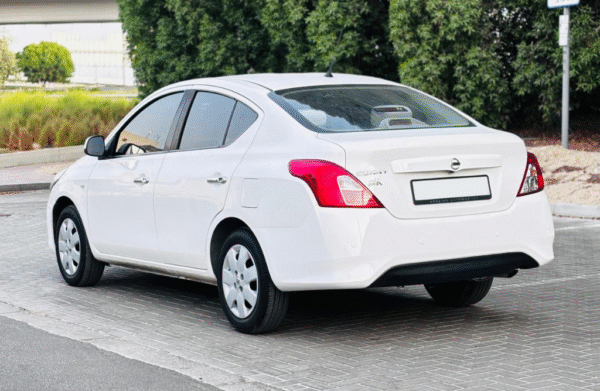 Nissan Sunny - Image 7