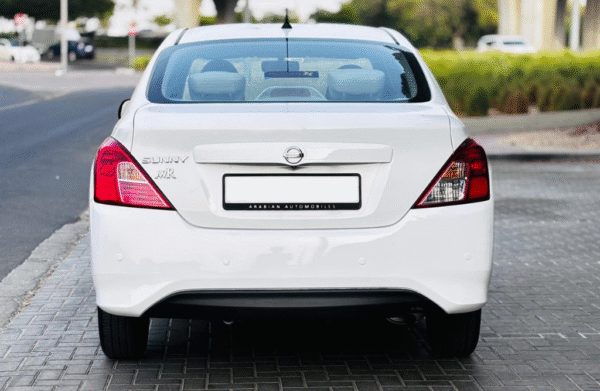 Nissan Sunny - Image 4